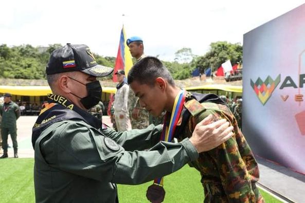 ဗင်နီဇွဲလားနိုင်ငံမှာ Sniper လက်စွမ်းပြခဲ့တဲ့ တပ်သား သူရလှိုင်