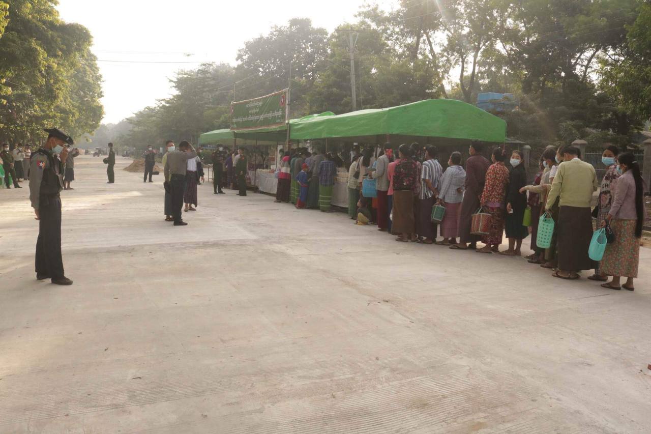 တောင်တွင်းကြီးမြို့၌ အခြေခံစားသောက်ကုန်များကို သက်သာသောဈေးနှုန်းဖြင့် ဈေးရောင်းချပေး
