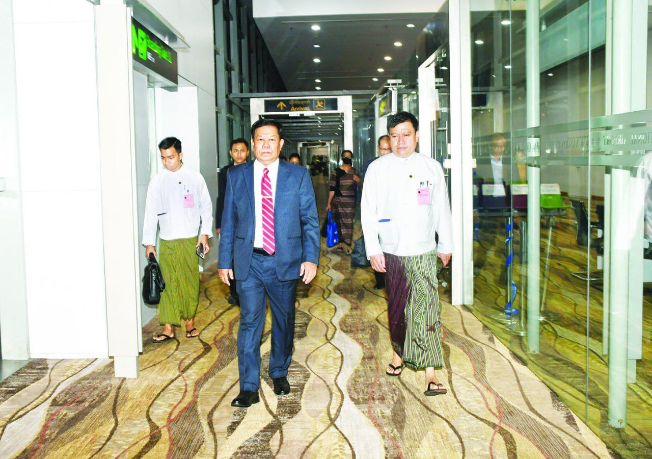 ထိုင်းဆွေးနွေးပွဲတက်ခဲ့တဲ့  မြန်မာကိုယ်စားလှယ်အဖွဲ့မြန်မာနိုင်ငံသို့ ပြန်လည်ရောက်ရှိ