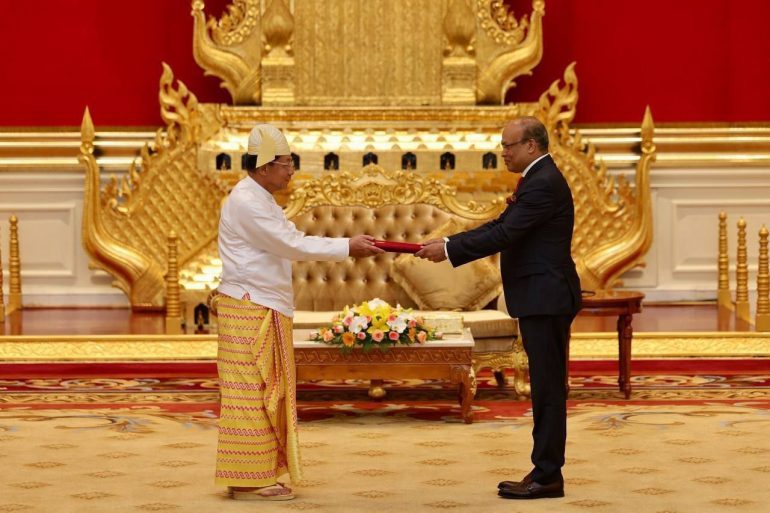နိုင်ငံတော်ဝန်ကြီးချုပ်ထံ မြန်မာနိုင်ငံဆိုင်ရာ ဘင်္ဂလားဒေရှ့်နိုင်ငံသံအမတ်ကြီးက သံအမတ်ခန့်အပ်လွှာပေးအပ်