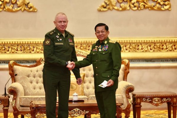 မြန်မာ-ရုရှား တပ်မတော်နှစ်ရပ်အကြား ဆုတံဆိပ်များ အပြန်အလှန်ပေးအပ်