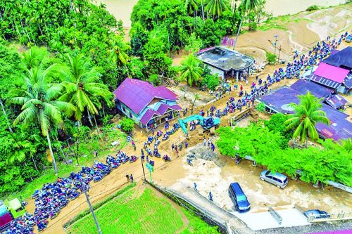 အင်ဒိုနီးရှား၌ ရေကြီးမှုနှင့် မြေပြိုမှုများ ဖြစ်ပေါ်