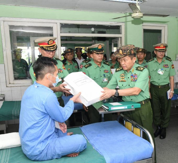 အရိုးဆေးရုံ(ကုတင်-၅၀၀) တွင်ဆေးရုံတက်ရောက်ကုသနေသူများအား ကြည့်ရှုအားပေး
